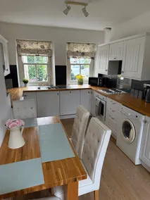 West Cottage, Tadcaster, with log burner, stunning - Image 3