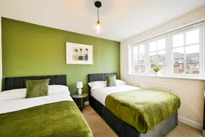 LUX Contractor & Family Haven - Parks x2, Sleeps 9 - Image 4
