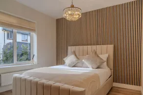 6BR-Sleeps 13-Contractor-Garden-WiFi-Parking - Image 4