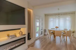 6BR-Sleeps 13-Contractor-Garden-WiFi-Parking - Image 3