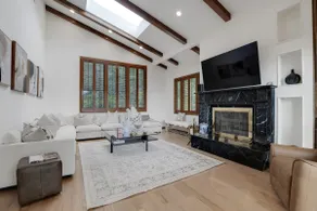 3 story hideaway in Beverly Hills - Image 2