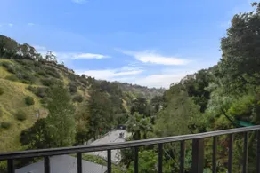 3 story hideaway in Beverly Hills - Image 5