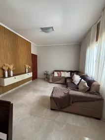 House with Pool in an upscale neighborhood for up to 8 people - Image 2