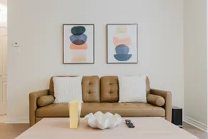 Modern Sydney Retreat - 4BR, 2BR for Groups of 8 - Image 2