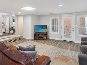 Luxury Condo In Downtown Frederick - Image 4