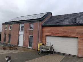 house with pool - Image 3