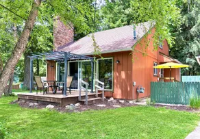 Charming Lakeview Lake Life House - Image 2