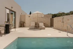 Superior One Bedroom Suite with Private Pool - Image 4