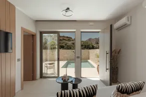 Superior One Bedroom Suite with Private Pool - Image 2