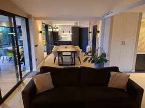 Luxury vacation home right on the Maas + Jacuzzi - Image 2