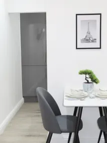 Modern Studio Near NEC & BHX Free Parking - Image 3