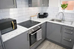 Modern Studio Near NEC & BHX Free Parking - Image 2