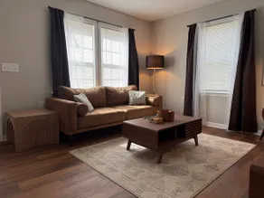 Aaron’s Cozy Crib /Full Kitchen/4 Bedrooms/ - Image 3