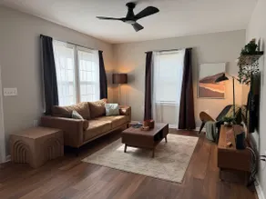 Aaron’s Cozy Crib /Full Kitchen/4 Bedrooms/ - Image 1