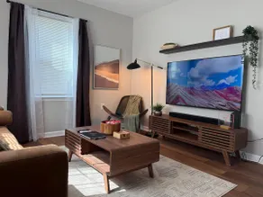 Aaron’s Cozy Crib /Full Kitchen/4 Bedrooms/ - Image 2