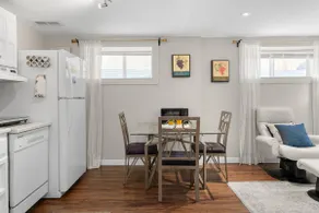 The Urban Nook: Cozy, Quiet & Close to the City - Image 5