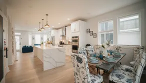 Designer 4BR DC Rowhouse: Rooftop & City Views - Image 2