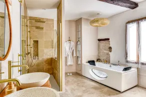 La Sensuelle Suite with spa - Image 2