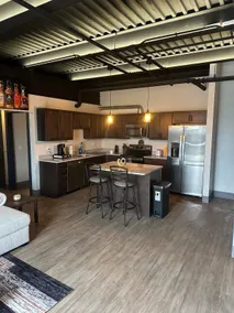 New Luxury Downtown apartment w/ Fireplace, 2 bdrm - Image 2