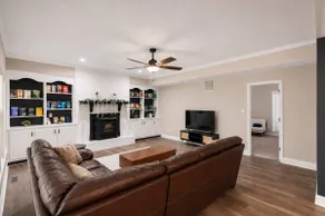 8BD Retreat | Hot Tub, Movie Room, Gym & Pool - Image 4