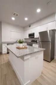Ground-Floor 1BR Comfort Suite - Image 3