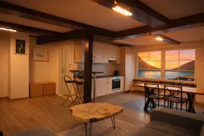 Condominium | Panorama & Lake Private Beach - Image 3