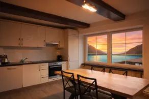 Condominium | Panorama & Lake Private Beach - Image 4