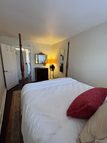 Charming Apartment Downtown Cobleskill - Image 2