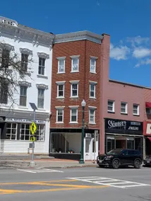 Charming Apartment Downtown Cobleskill - Image 2