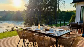Serene Pondside Retreat Surrounded by Nature - Image 3