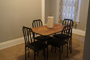 Comfortable & Spacious 2BR Near Downtown Findlay - Image 4