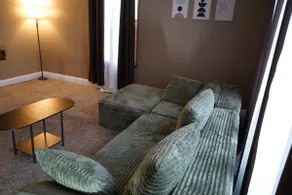 Comfortable & Spacious 2BR Near Downtown Findlay - Image 1