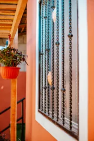comfortable and safe house with easy access - Image 3