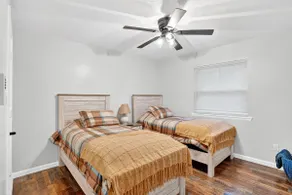 Newly remodeled condo in the heart of Springfield - Image 4
