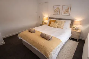 Stylish & Comfortable Shotts Home with Driveway - Image 2