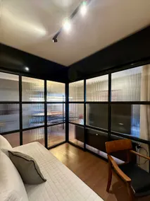 2 air-conditioned bedrooms and a pool in the Civic Center - Image 5