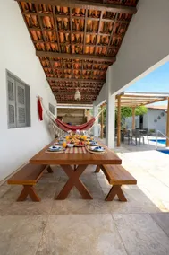 House with Pool, Gourmet Area and Pool Table - Image 2