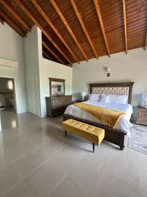 Serene Luxe 3BR Home Family Friendly MoBay Stay - Image 5