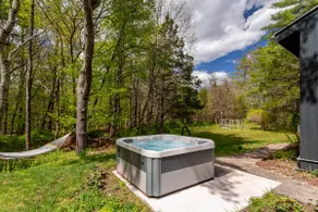 Seclusion and a beautiful Hot-tub nr Woodstock - Image 2