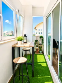 Premium Lisbon T1: Pool, Gym, Tennis & Parking - Image 2