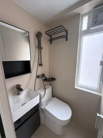 Hong Kong Central, Yau Tsim Mong District, very close to Disney and other areas of Hong Kong, the room is cozy and newly renovated and clean - Image 4