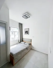 Hong Kong Central, Yau Tsim Mong District, very close to Disney and other areas of Hong Kong, the room is cozy and newly renovated and clean - Image 2