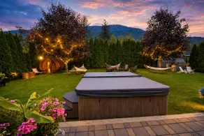 Top 1% - PowTown Lodge 4BR Sauna & Hot Tub Retreat - Image 2