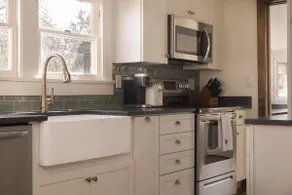 Rabbit Run - Cozy Cottage - 6 blocks to the square - Image 5
