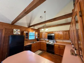 The Piney Woods Cabin - Image 2