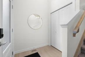 Modern 3 bed 2 bath Home! Close To Airport! - Image 4