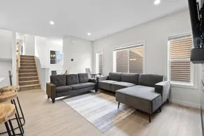 Modern 3 bed 2 bath Home! Close To Airport! - Image 5