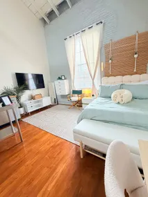The Allman Loft, Walk to Food, Bars and Coffee - Image 3