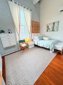 The Allman Loft, Walk to Food, Bars and Coffee - Image 1