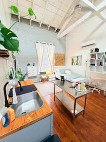 The Allman Loft, Walk to Food, Bars and Coffee - Image 2